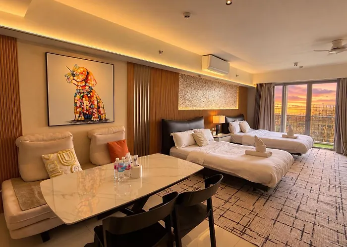 Apartment Cozy Sunlit Retreat, Spacious Type Unit In The Of Entertainment