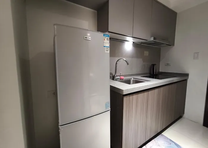 Apartment Cozy Sunlit Retreat, Spacious Type Unit In The Of Entertainment *
