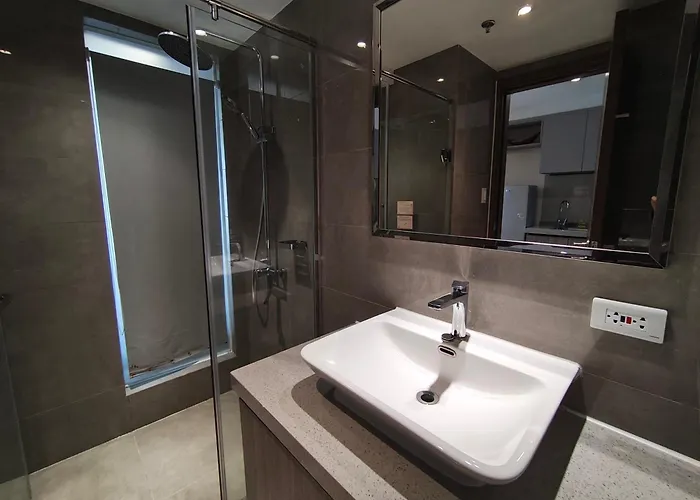 Cozy Sunlit Retreat, Spacious Type Unit In The Of Entertainment Manila