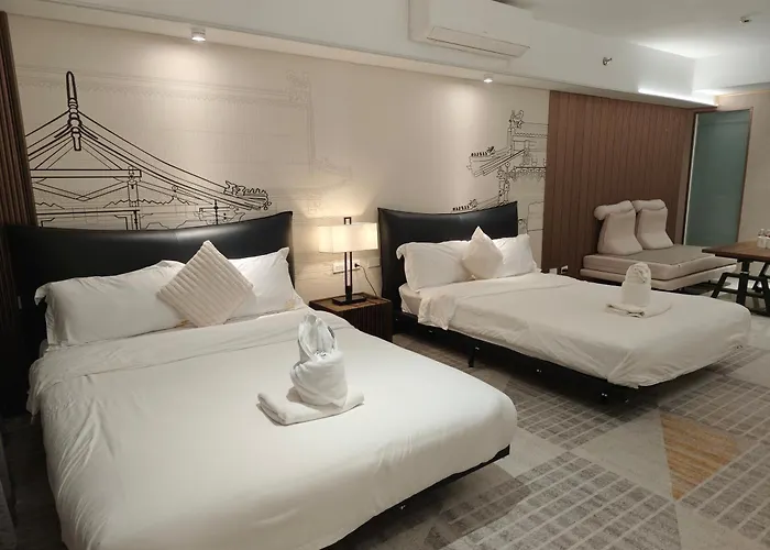 Cozy Sunlit Retreat, Spacious Type Unit In The Of Entertainment Apartment